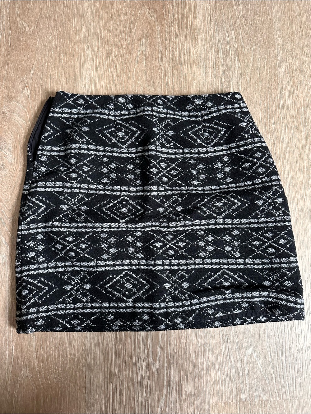 LOFT Black & White Geometric Knit Mini Skirt